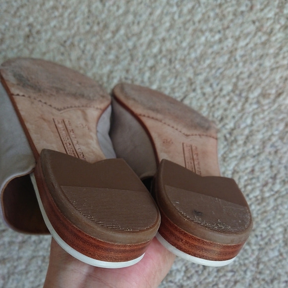 Alberto Fermani Tan and White Italian leather Slide Sandals size 6 - Picture 12 of 13
